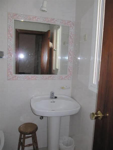 Hostal La Pilarica Marbella Eksteriør billede