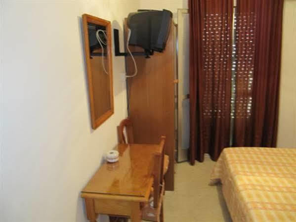 Hostal La Pilarica Marbella Eksteriør billede